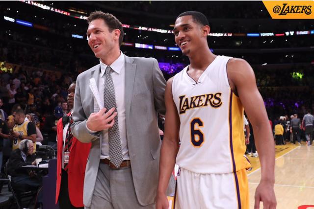 米林连场扑点，那不勒斯近4个赛季扑点成功率50%五大联赛第1（米林连续两场扑出点球，那不勒斯近4季点球扑救成功率50%高居五大联赛第一）