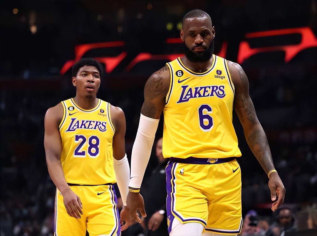 法尔克：拜仁考察了累西腓体育中场泽-卢卡斯，巴萨也有意（据法尔克报道，拜仁已考察累西腓体育中场泽-卢卡斯，巴萨同样关注）