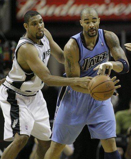 罗马诺：曼联新援奥罗斯科将在未来几天抵达英国完成转会流程（罗马诺：奥罗斯科将于近日抵英，完成加盟曼联手续）